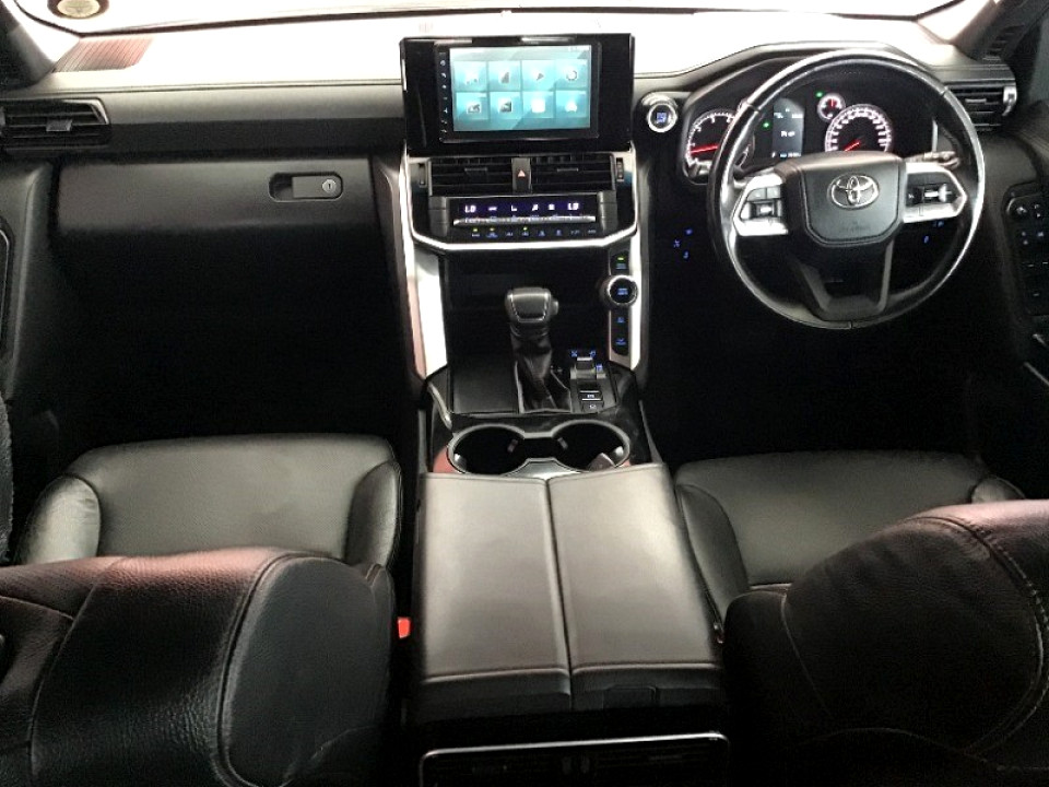 TOYOTA LANDCRUISER 300 V6 3.3D GX-R, image 2