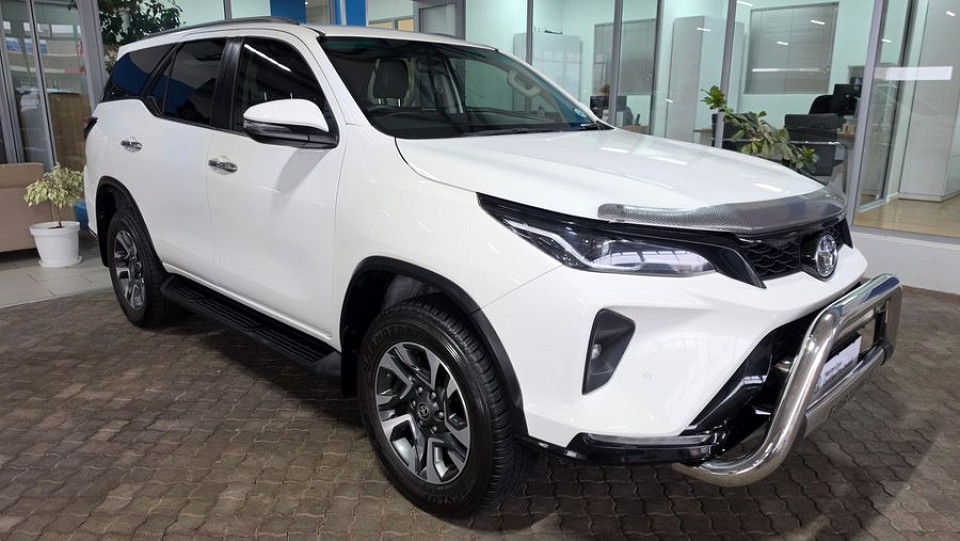 TOYOTA FORTUNER 2.4GD-6 4X4 A/T, image 1