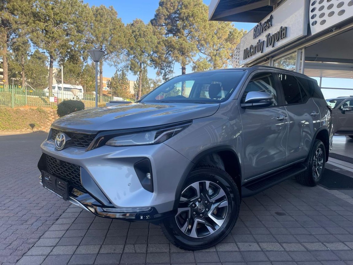 TOYOTA FORTUNER 2.4GD-6 4X4 A/T, image 1