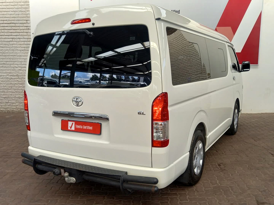 Toyota Quantum 2.5D-4D GL 10-seater bus, image 2