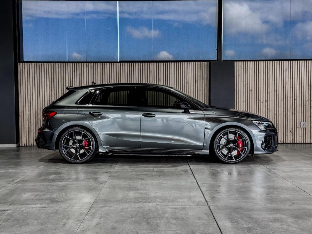 Audi RS3 Sportback quattro S Tronic, image 2