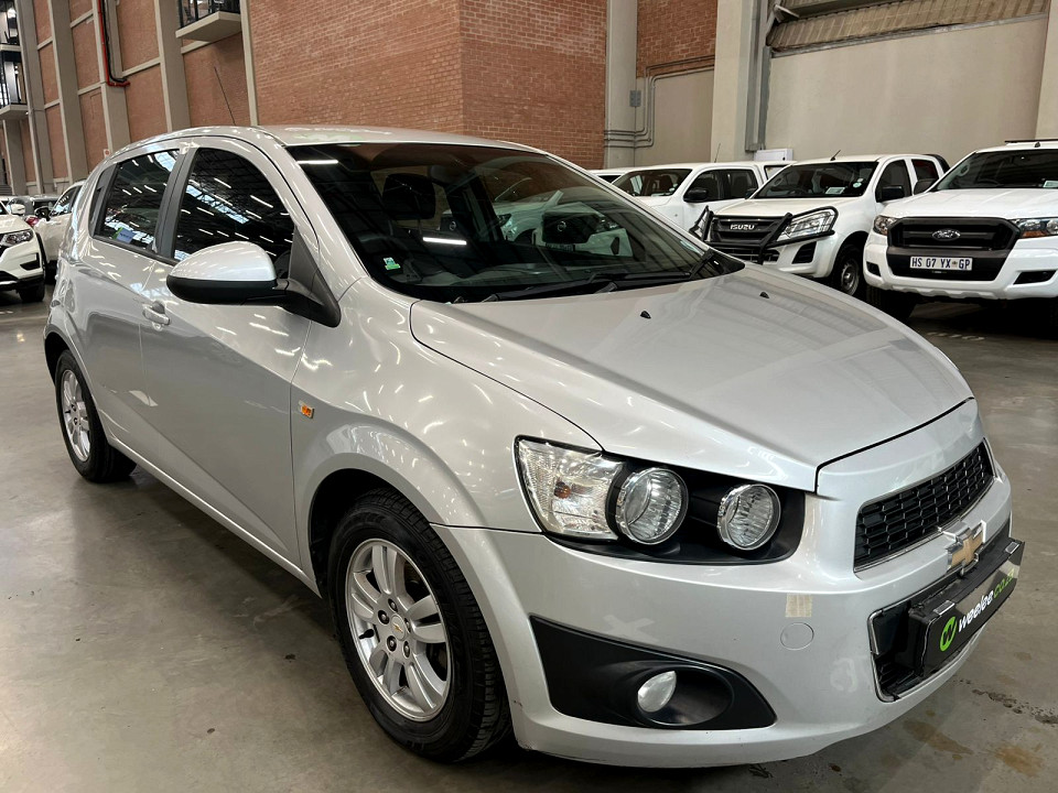 Chevrolet Sonic hatch 1.6 LS, image 1