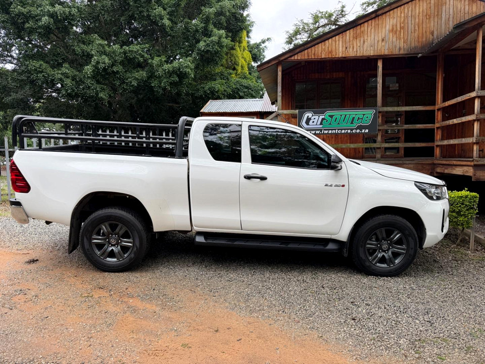 Toyota Hilux Xtra Cab 2.4 GD-6 RB Raider 6MT, image 2