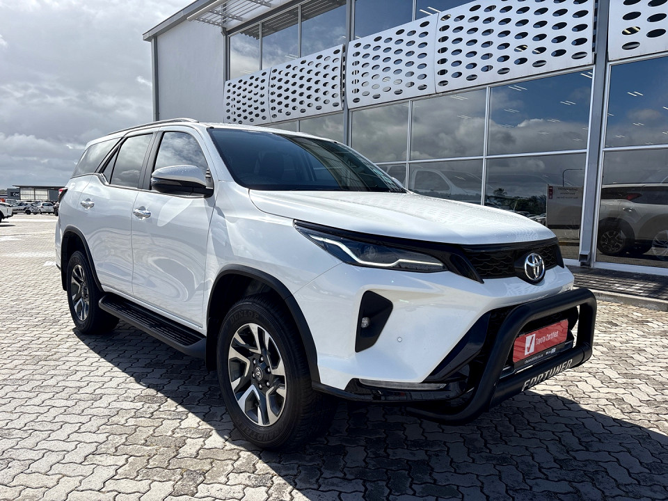 TOYOTA  FORTUNER 2.4GD-6 R/B A/T, image 1