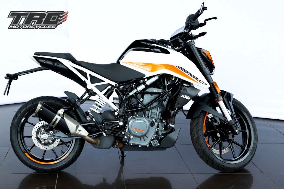 KTM 390, image 1