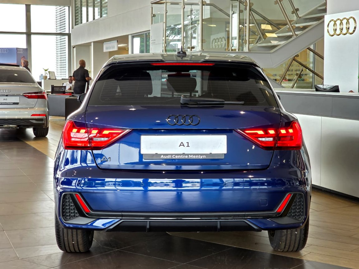 AUDI A1 SPORTBACK 30 TFSI BLACK EDITION S-TRONIC, image 2