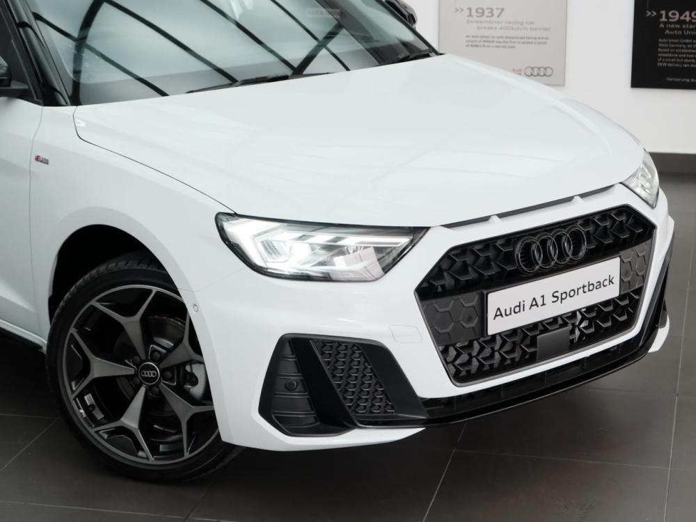 AUDI A1 SPORTBACK 30 TFSI BLACK EDITION S-TRONIC, image 2