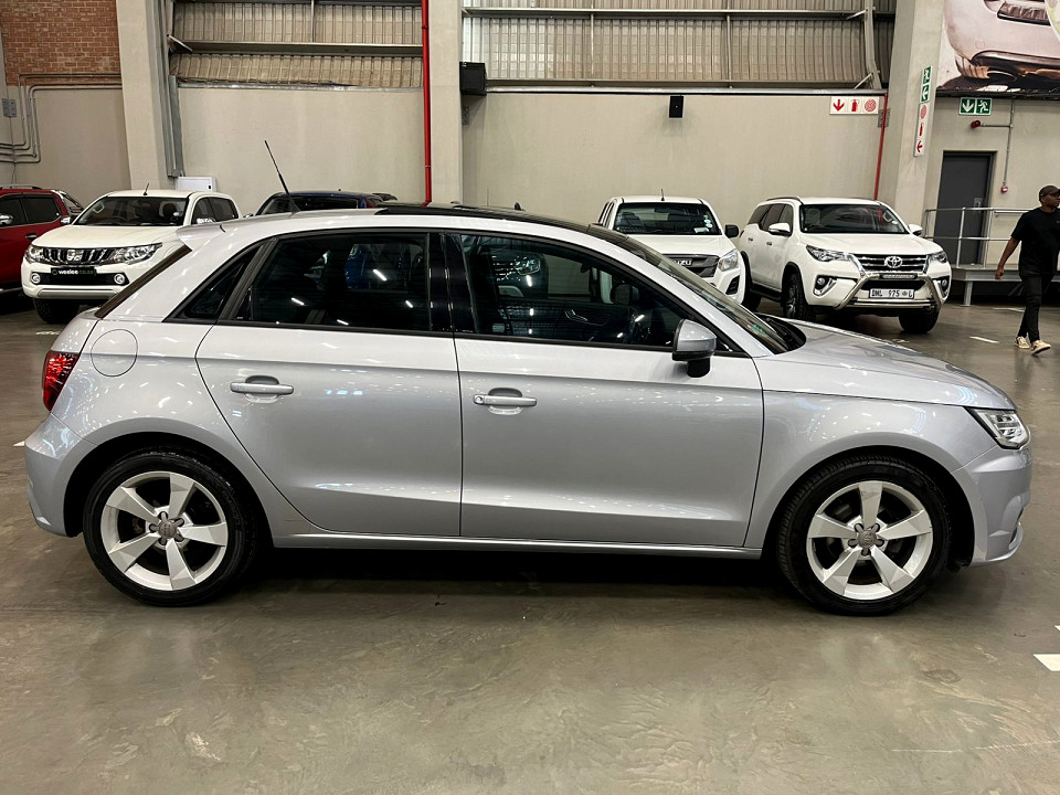 Audi A1 Sportback 1.0 TFSI SE S tronic, image 2