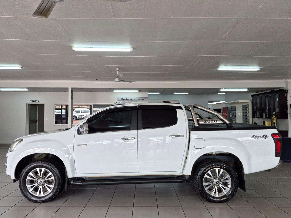 Isuzu D-Max 300 LX 4X4 D/C P/U, image 2
