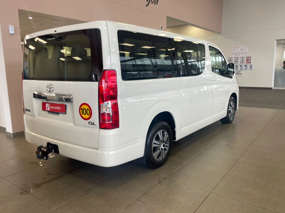 TOYOTA QUANTUM 2.8 GL 11 SEAT, image 2