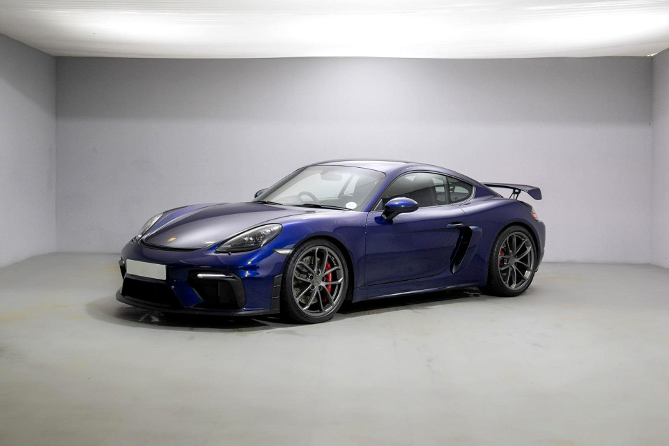PORSCHE 718 CAYMAN GT4