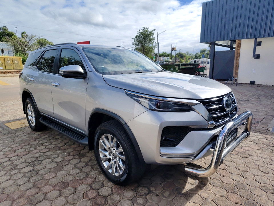 Toyota Fortuner 2.8GD-6 VX A/T, image 1
