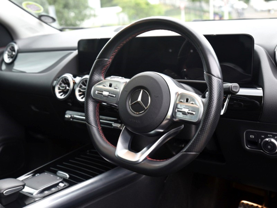 MERCEDES-BENZ GLA 200 PROGRESSIVE A/T, image 2