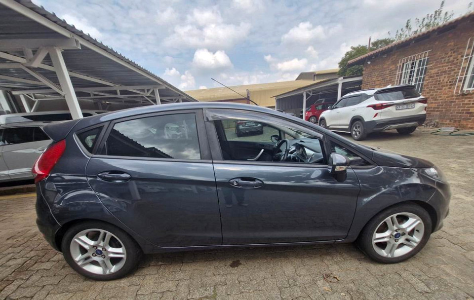 FORD FIESTA 1.6 SPORT 5Dr, image 1