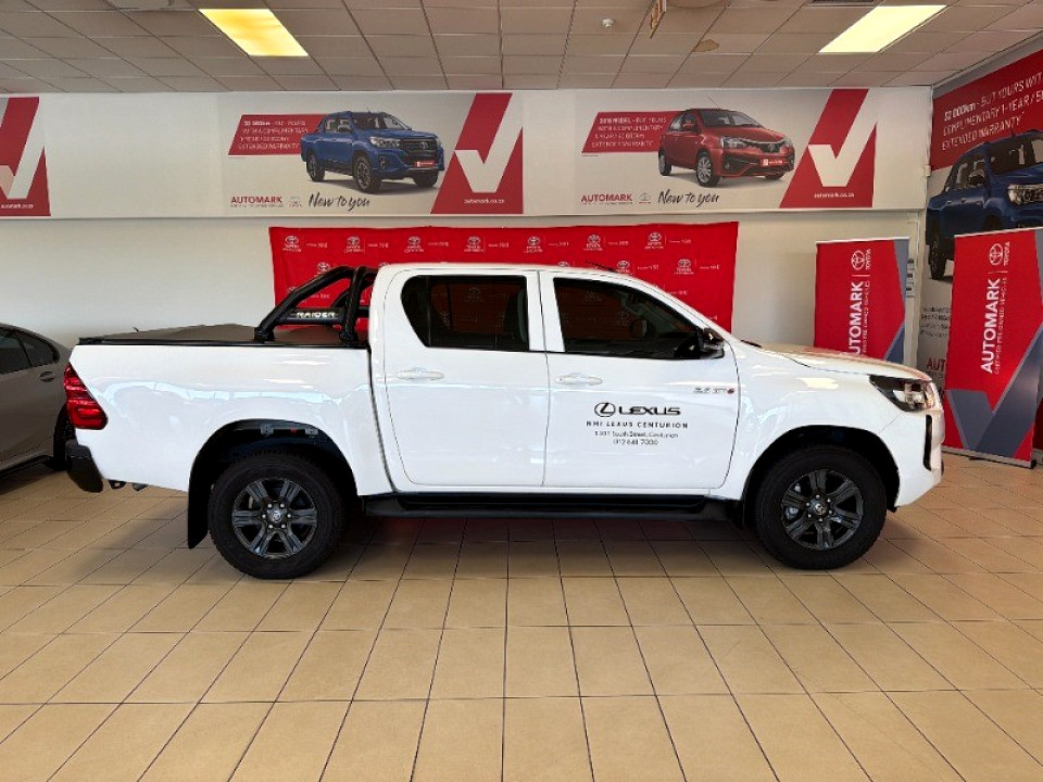Toyota Hilux Double Cab 2.4GD6 RB Raider MT, image 1