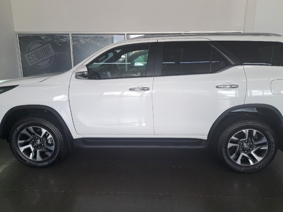 TOYOTA FORTUNER 2.8GD-6 4X4 A/T, image 2
