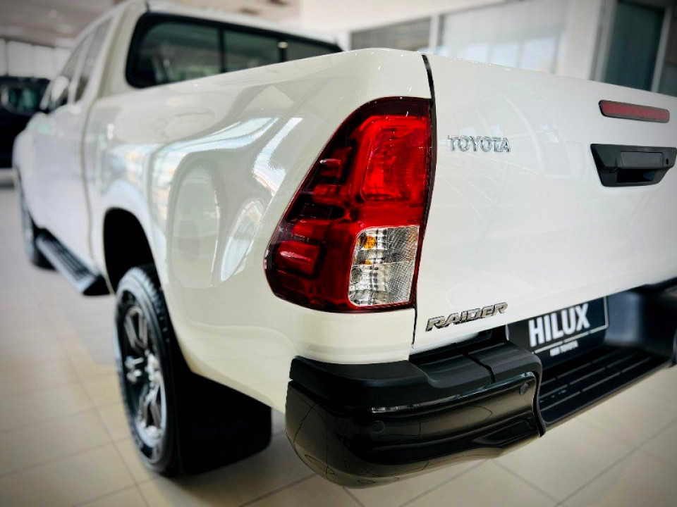 Toyota Hilux Xtra Cab 2.4 GD-6 RB Raider 6MT, image 2