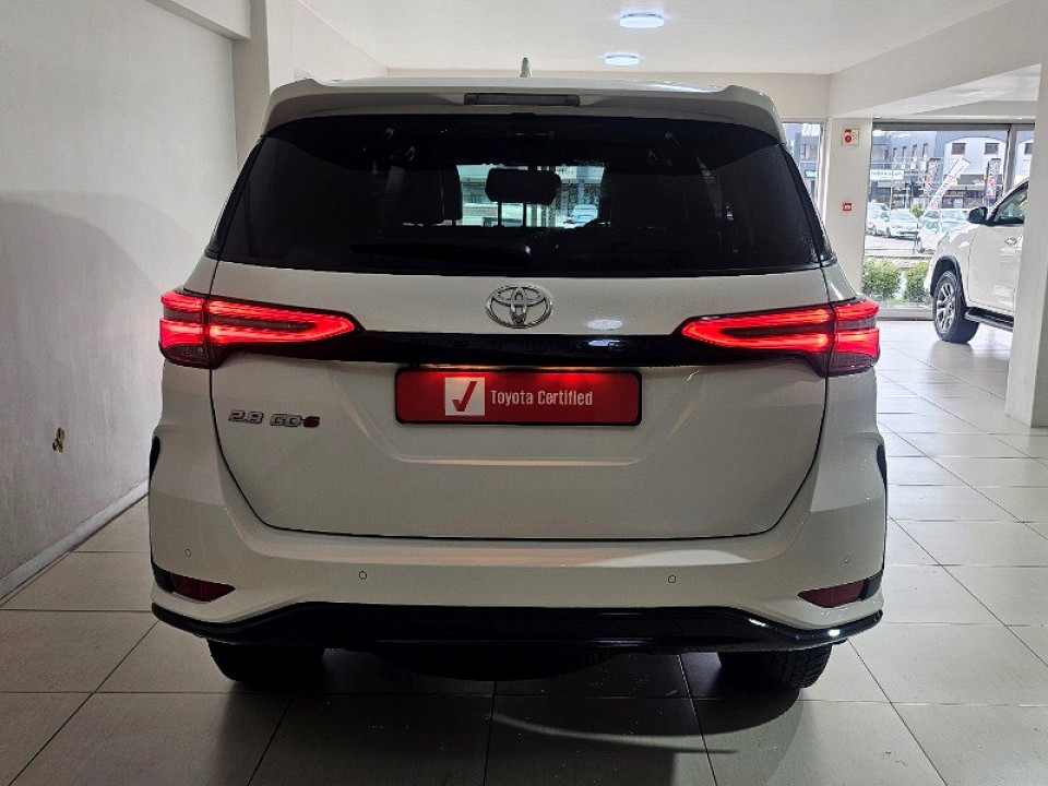 TOYOTA  FORTUNER 2.8GD-6 R/B A/T, image 2