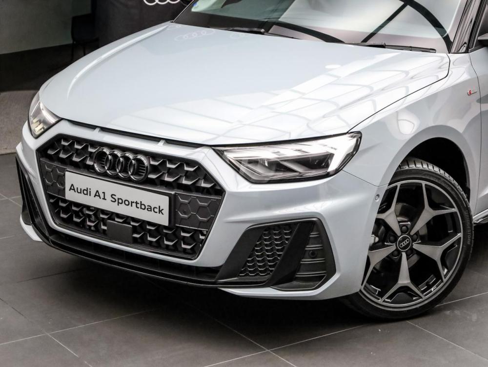 AUDI A1 SPORTBACK 30 TFSI BLACK EDITION S-TRONIC, image 2