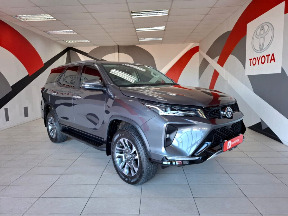 TOYOTA  FORTUNER 2.4GD-6 R/B A/T, image 1