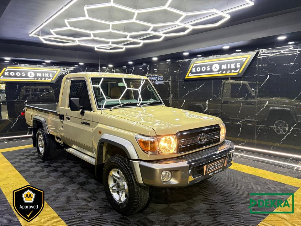 Toyota Land Cruiser 79 4.0 V6, image 1