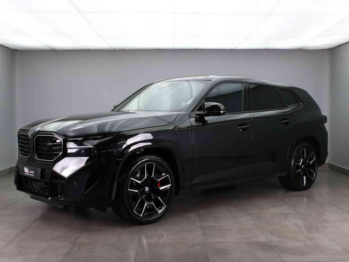 BMW XM 4.4 (PHEV), image 1