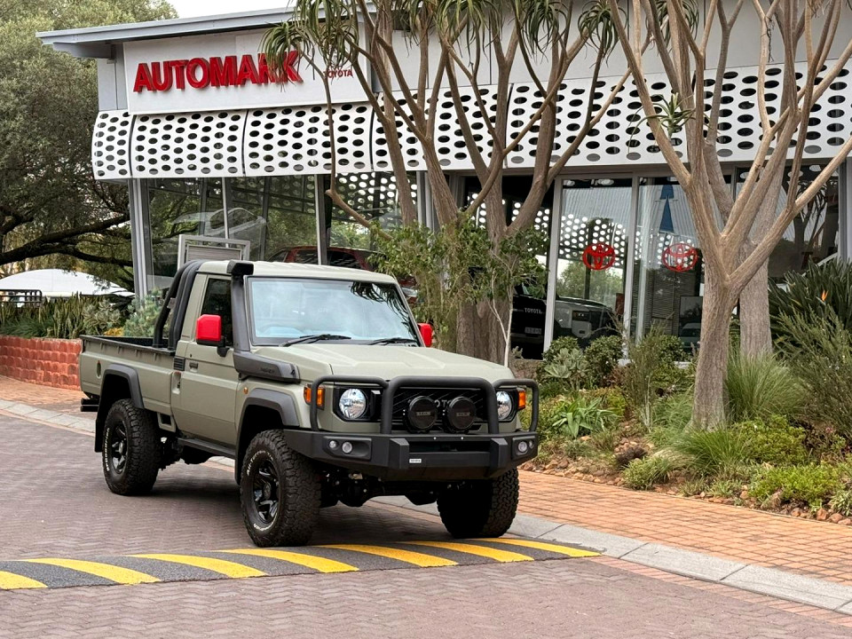 TOYOTA LAND CRUISER 79 4.5D P/U S/C, image 1
