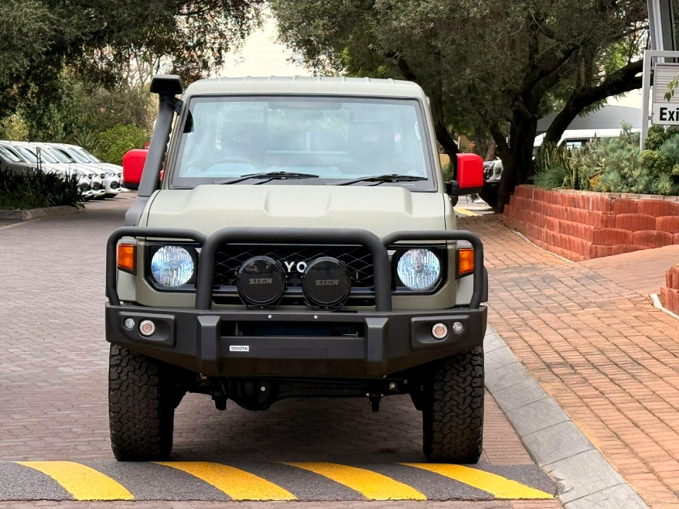 TOYOTA LAND CRUISER 79 4.5D P/U S/C, image 2