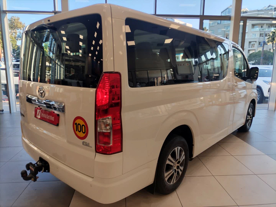 TOYOTA QUANTUM 2.8 GL 11 SEAT, image 2