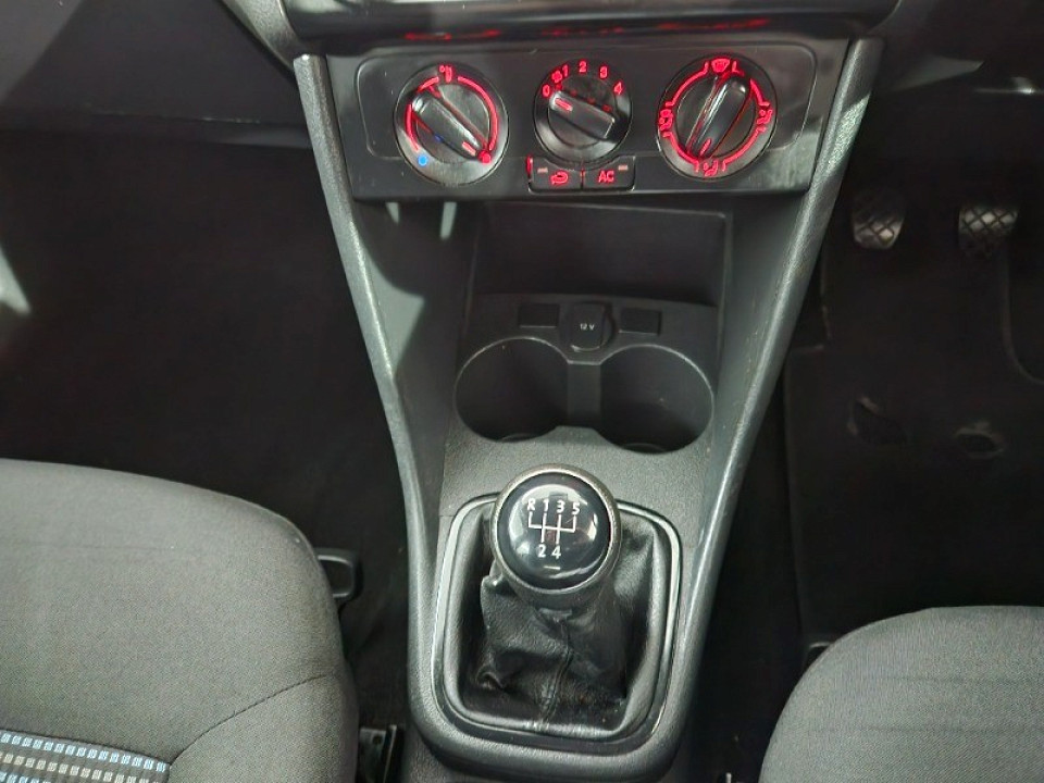 VOLKSWAGEN POLO VIVO 1.4 COMFORTLINE (5DR), image 2