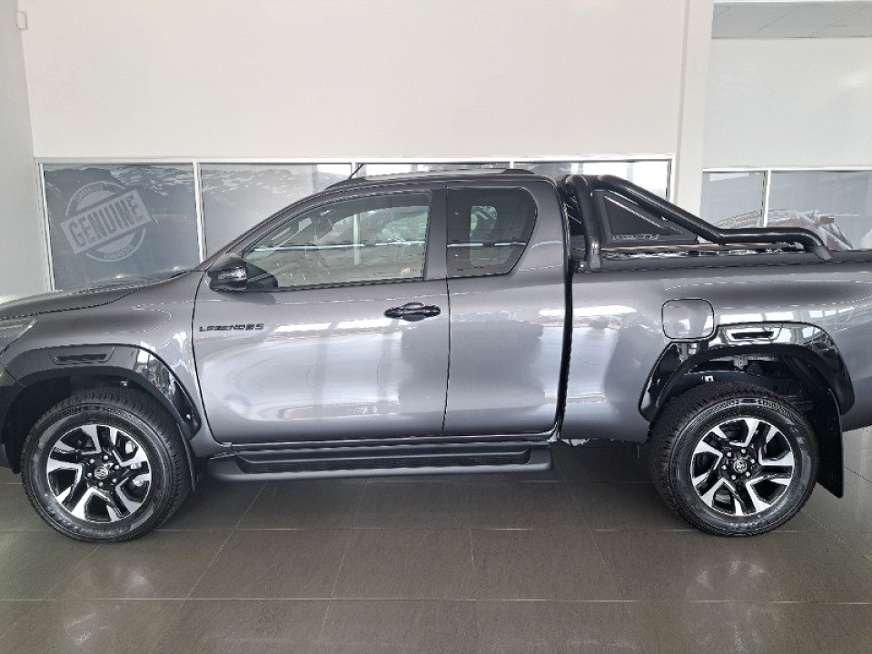 TOYOTA HILUX 2.8 GD-6 RB LEGEND 55 4X4 A/T P/U E/CAB, image 2