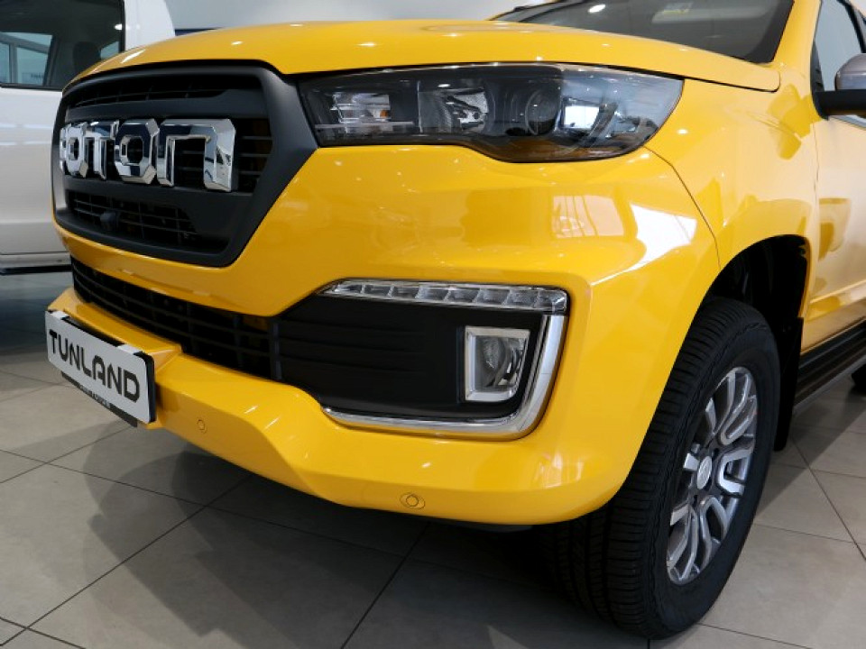FOTON TUNLAND 2.0T G7 EXALTED 4X4 A/T P/U D/C, image 2