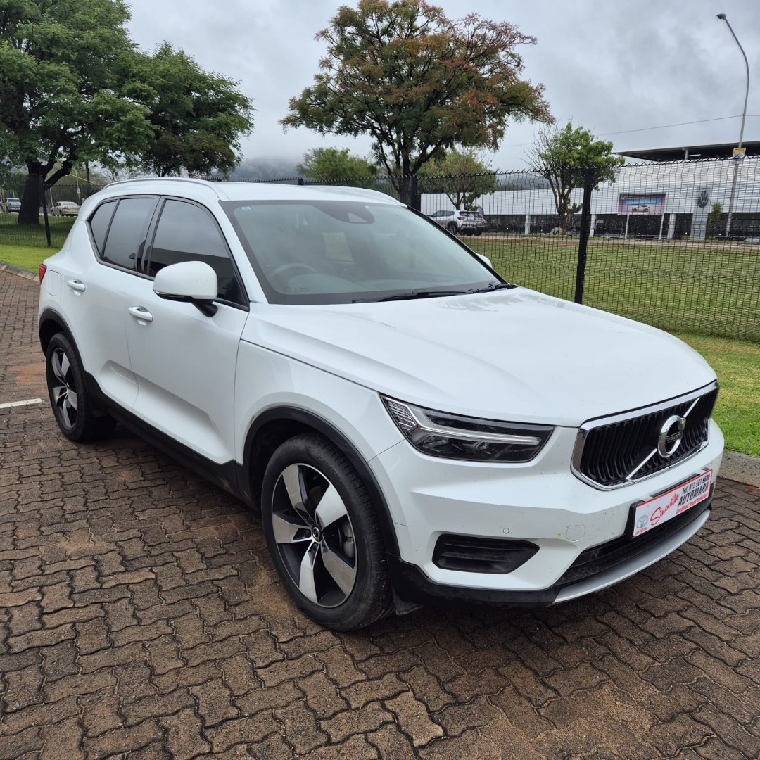 VOLVO XC40 D4 MOMENTUM AWD GEARTRONIC, image 1
