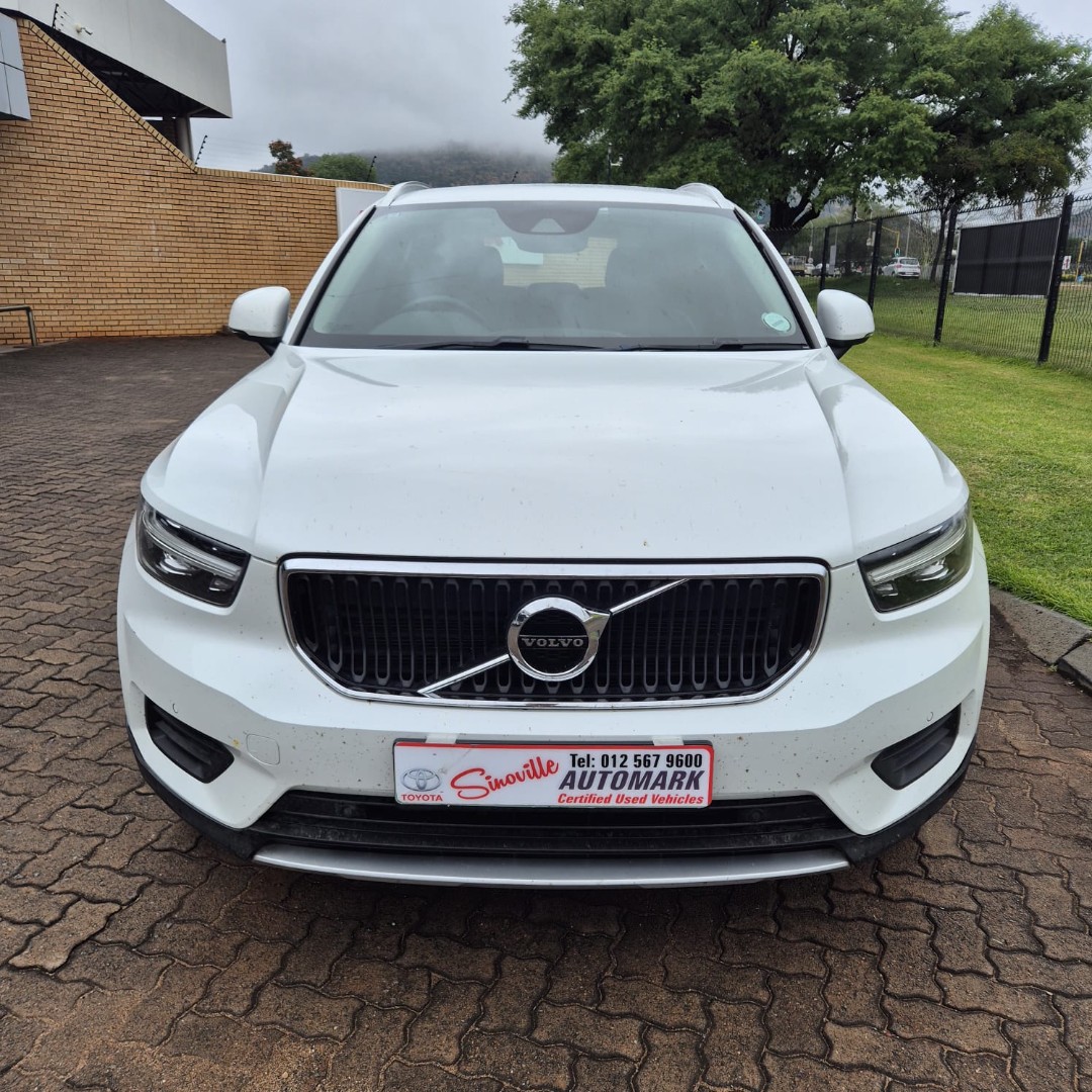 VOLVO XC40 D4 MOMENTUM AWD GEARTRONIC, image 2