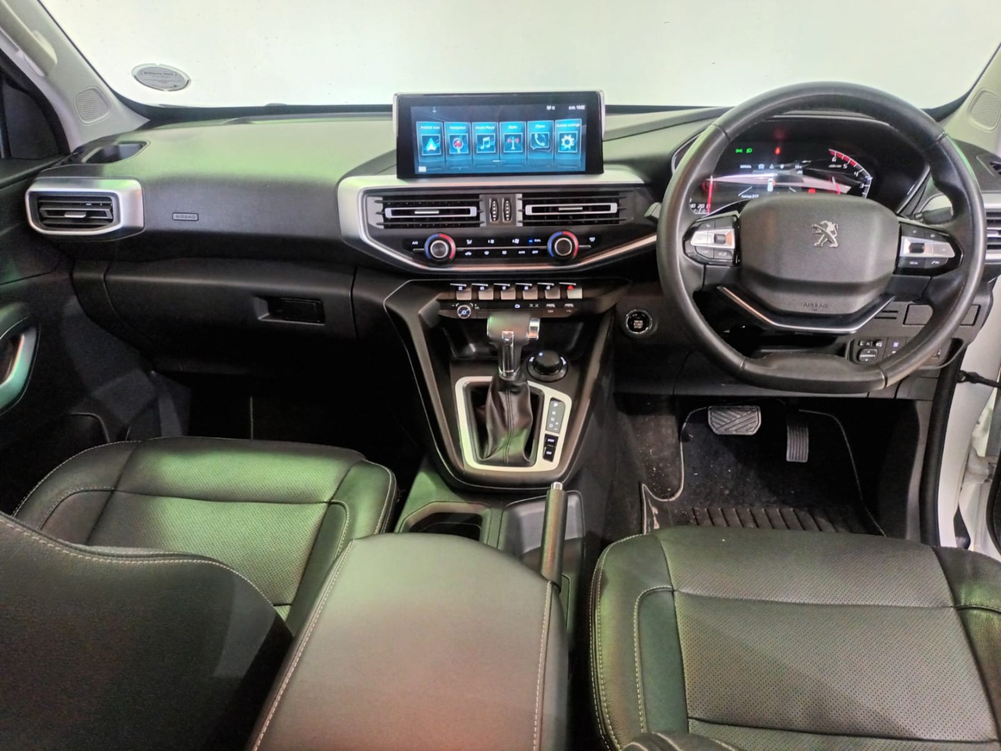 PEUGEOT LANDTREK 1.9D 4ACTION P/U D/C 4X4 A/T, image 2