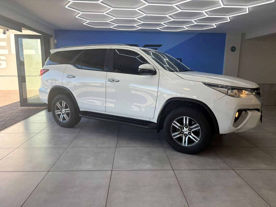 TOYOTA FORTUNER 2.4GD-6 R/B A/T, image 1