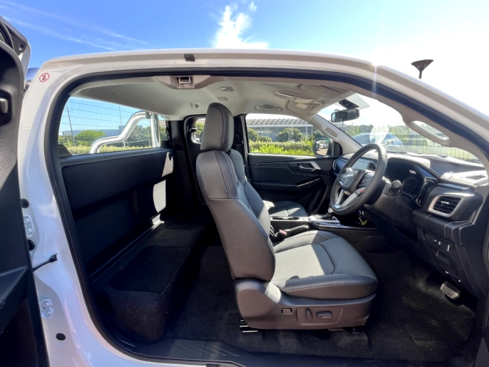 ISUZU D-MAX 3.0 Ddi LSE 4X4 A/T E/CAB, image 2