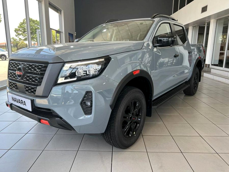 NISSAN NAVARA 2.5DDTi PRO-2X A/T D/C P/U, image 2
