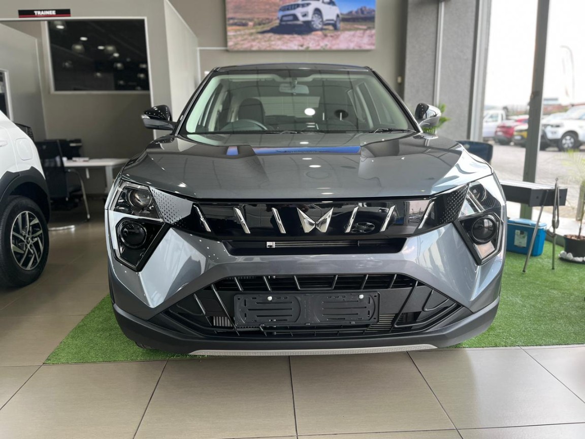 MAHINDRA XUV3XO 1.2T MX2 A/T, image 2