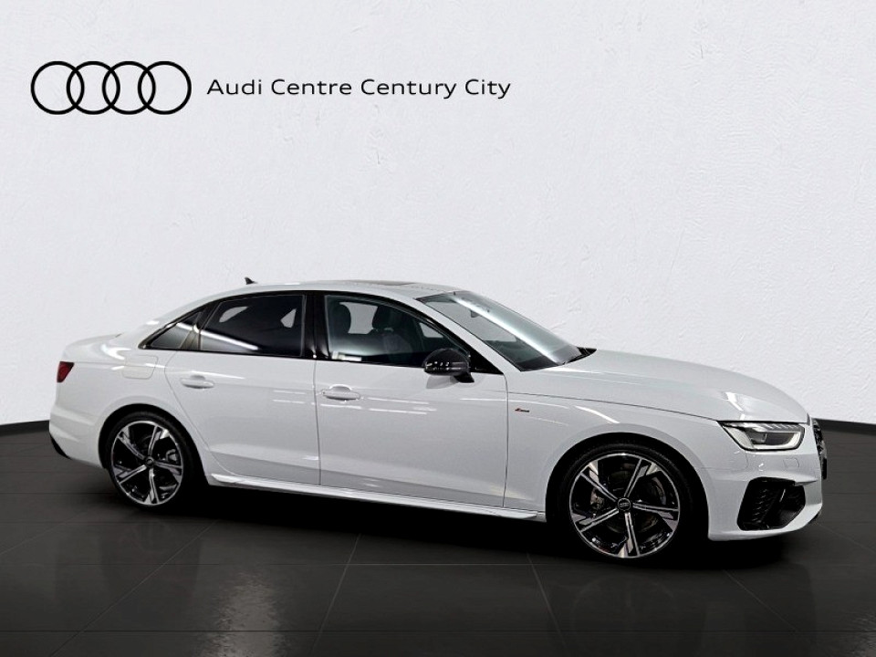 AUDI A4 35 TFSI BLACK EDITION S TRONIC, image 2