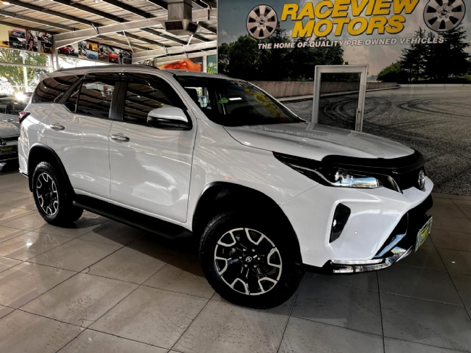 TOYOTA  FORTUNER 2.4GD-6 R/B A/T, image 1