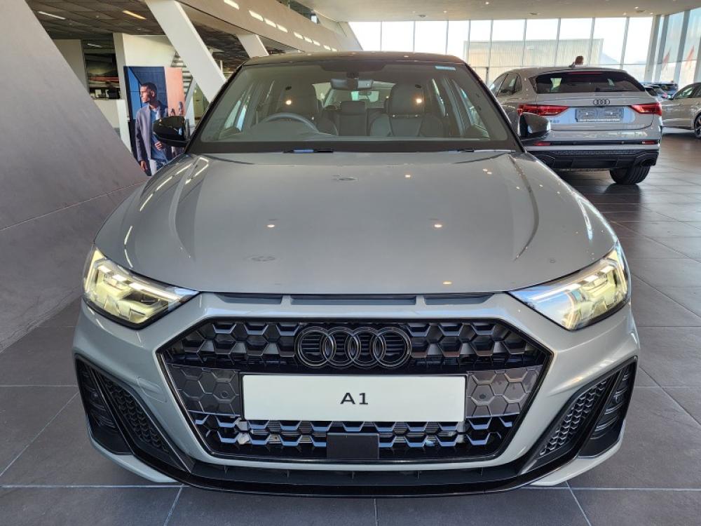 Audi A1 Sportback Black Edition 30 TFSI S tronic, image 2