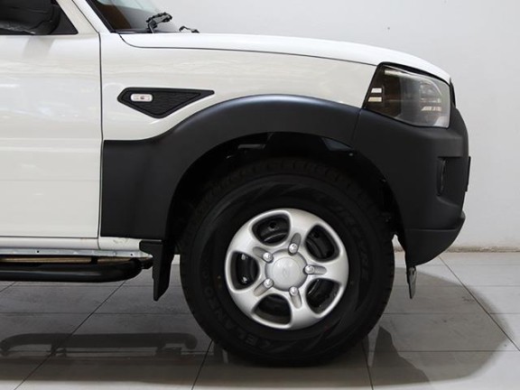 Mahindra Pik Up 2.2CRDe S4, image 2