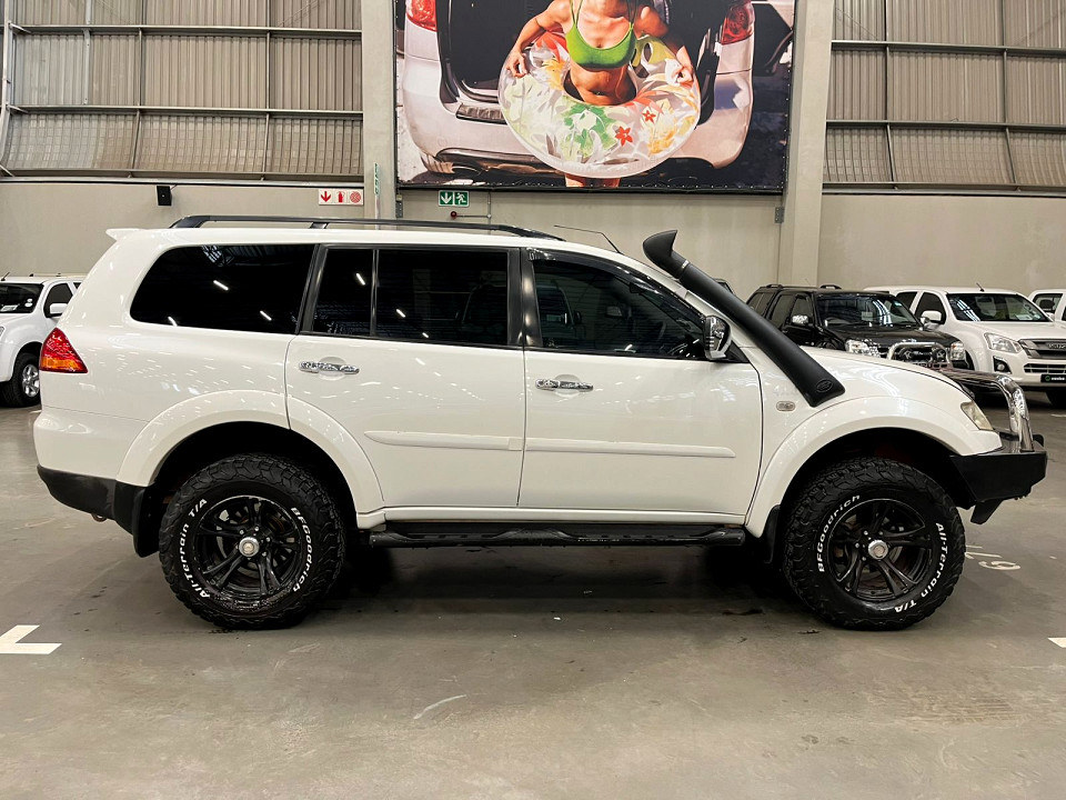 Mitsubishi Pajero Sport 3.2DI-D GLS auto, image 2