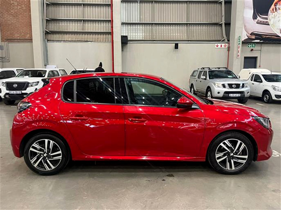 Peugeot 208 1.2T Allure, image 2