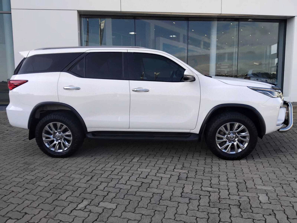 TOYOTA FORTUNER 2.8GD-6 4X4 A/T, image 2