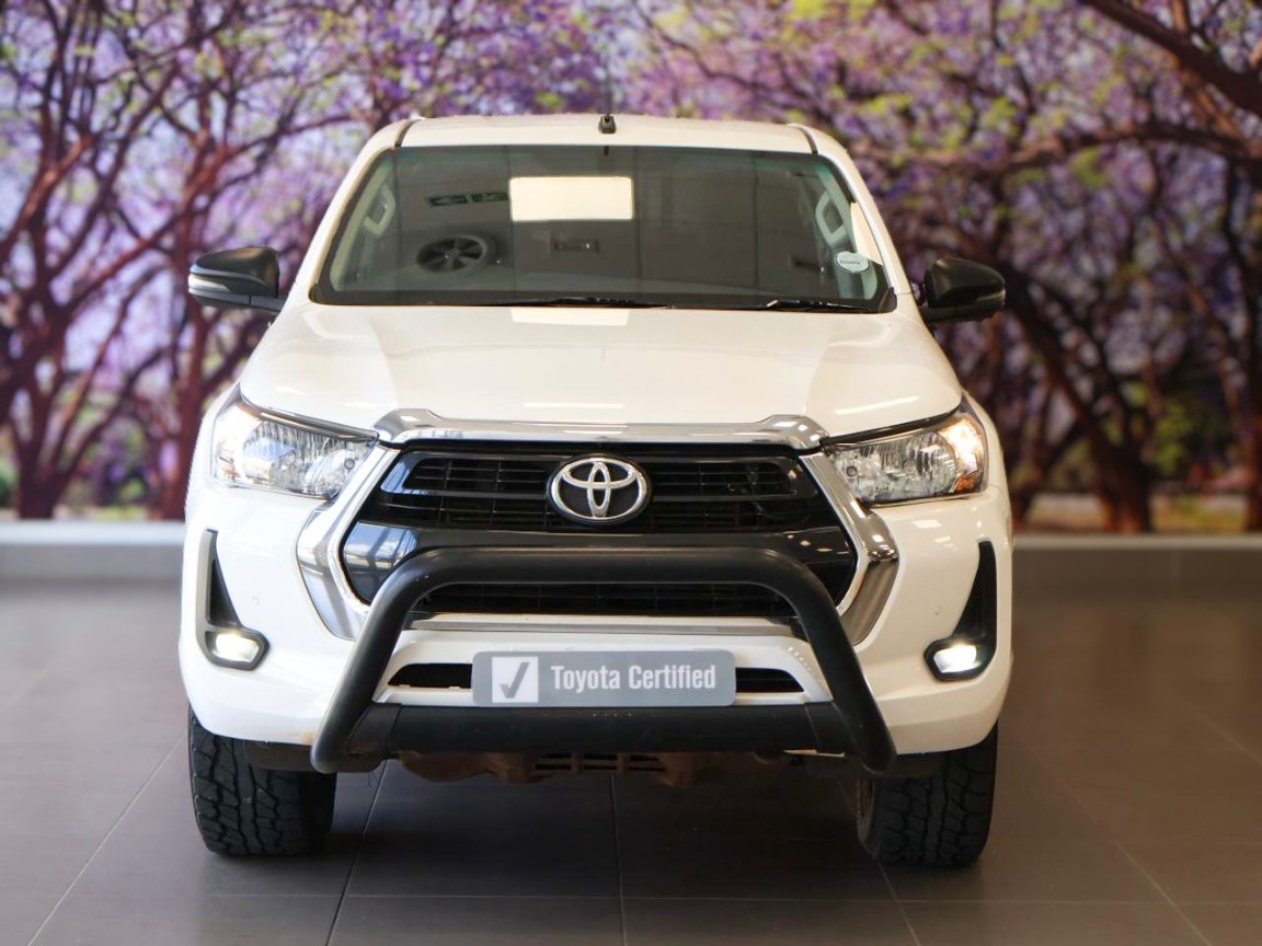 Toyota Hilux Double Cab  2.4GD6 4X4 Raider MT, image 2