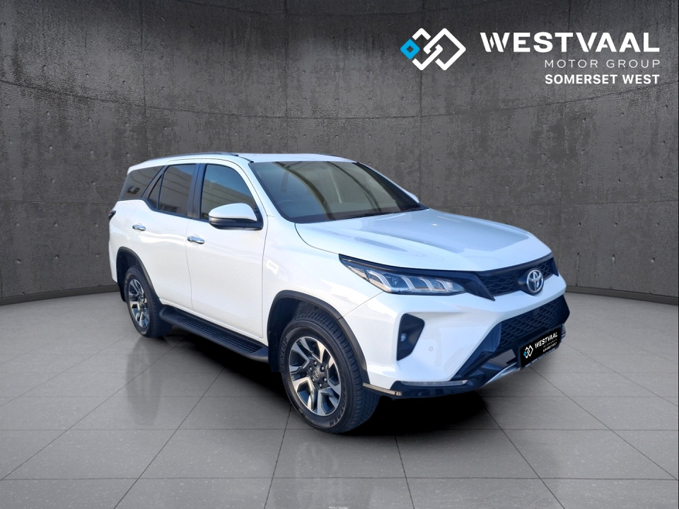 TOYOTA  FORTUNER 2.8GD-6 R/B A/T, image 1