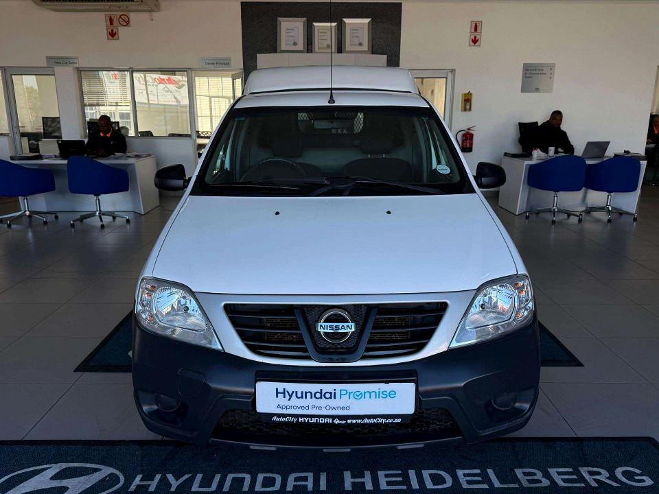 NISSAN NP200 1.6  A/C SAFETY PACK P/U S/C, image 2