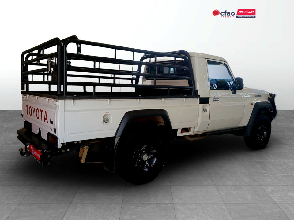TOYOTA LAND CRUISER 79 2.8 GD-6 P/U S/C A/T, image 2